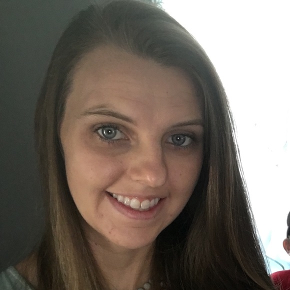 Meet your Posher, Breanna - Picture 1 of 1